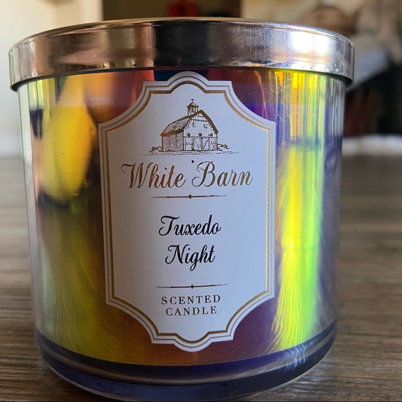 ❌SOLD❌ White Barn Candle - Tuxedo Night